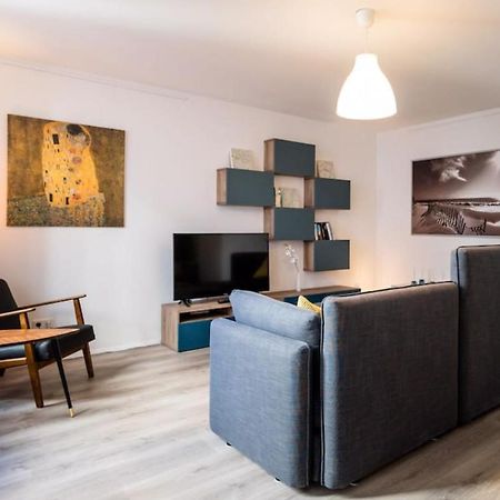 Homefy Oldtown Apartment - 6 People - 2 Bath - Balcony - Top Location デュッセルドルフ エクステリア 写真