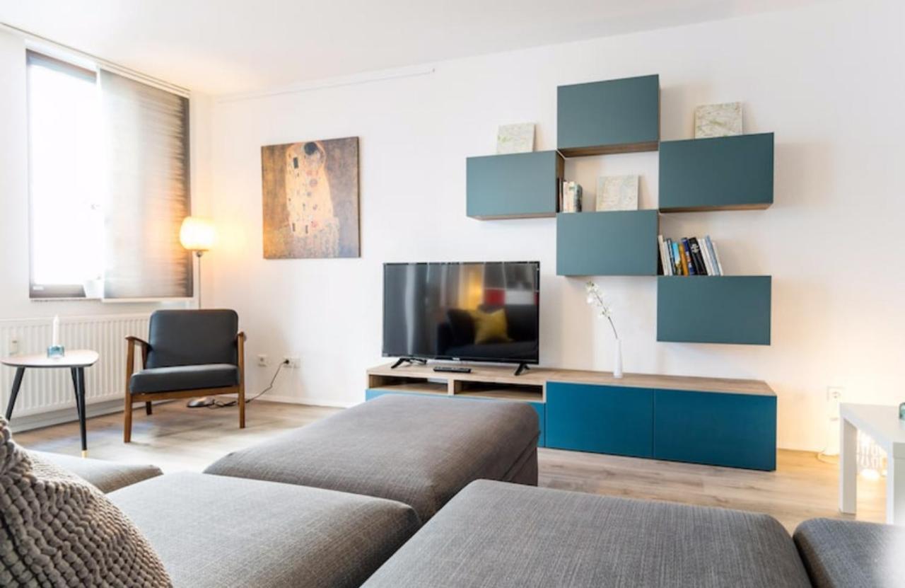 Homefy Oldtown Apartment - 6 People - 2 Bath - Balcony - Top Location デュッセルドルフ エクステリア 写真